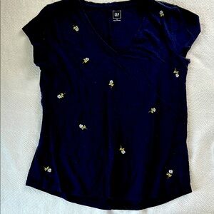 GAP Blue with small white flowers Scoop Neck Cap Sleeve Blouse